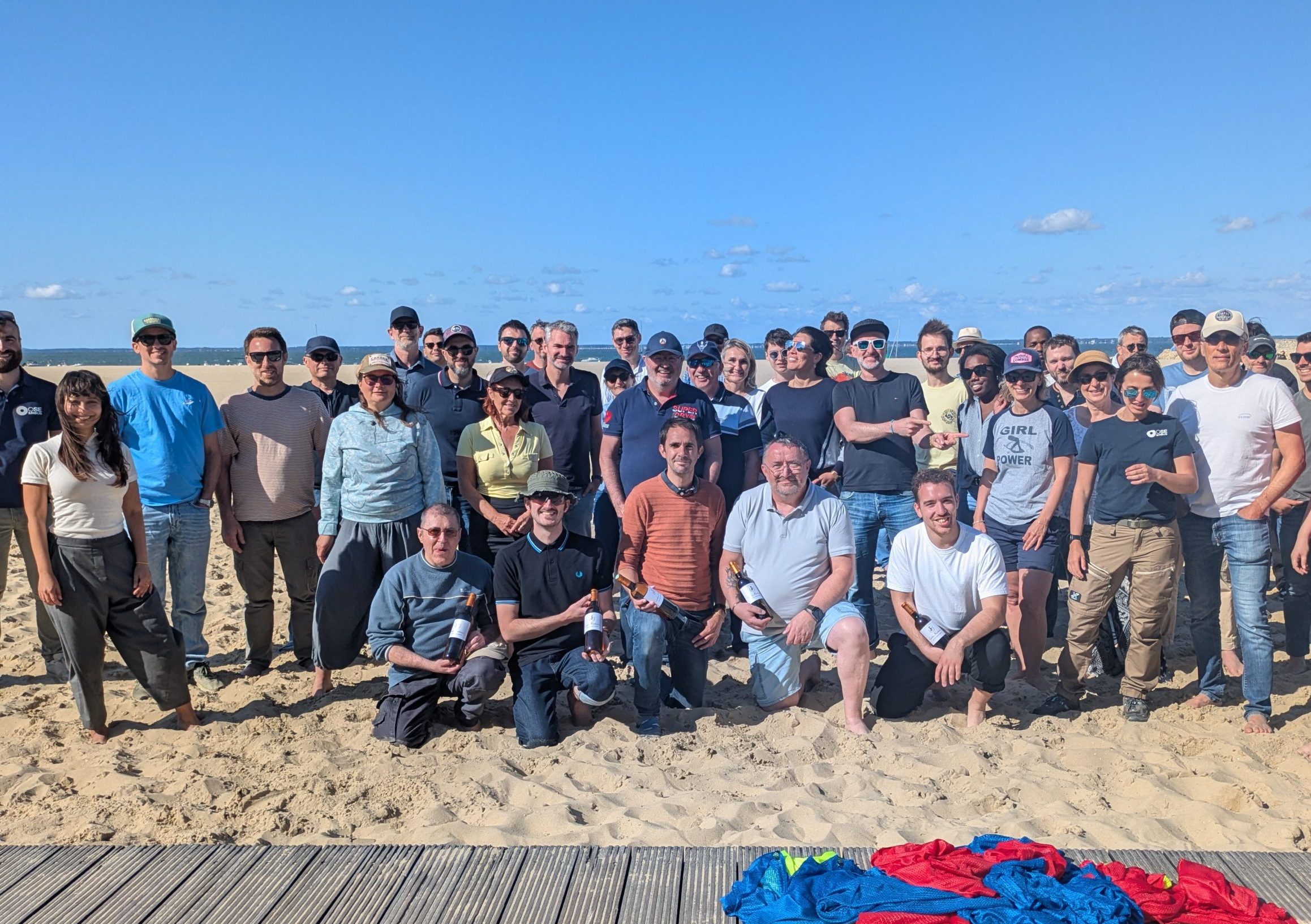 Groupe réuni pendant une journée de cohésion organisée par Ose et Nous